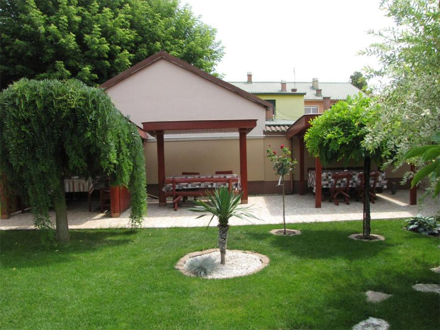 Szegfu Apartman Villa Hajdúszoboszló Esterno foto