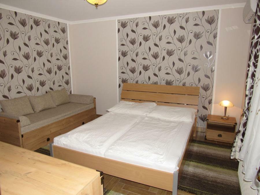 Szegfu Apartman Villa Hajdúszoboszló Esterno foto