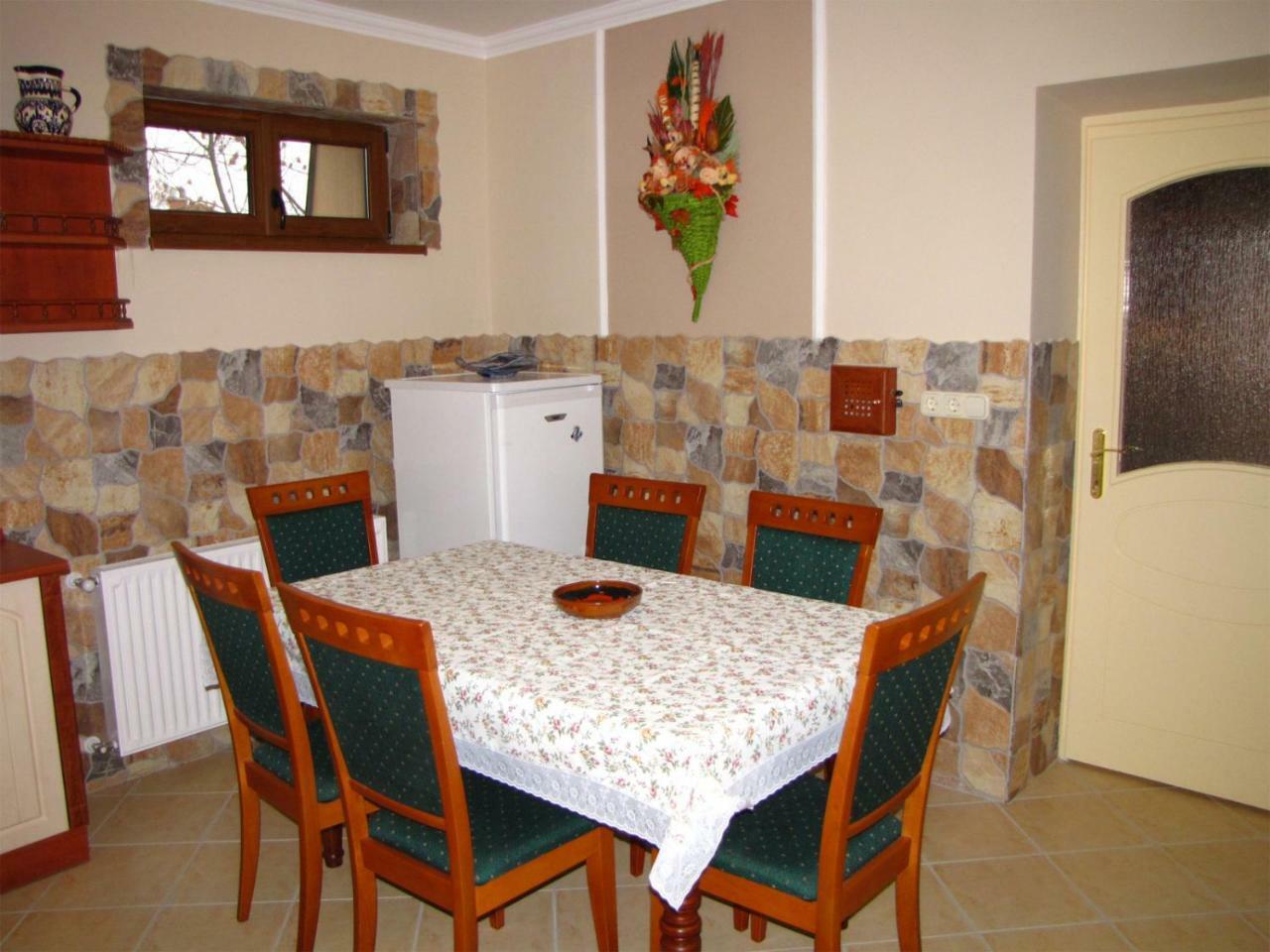 Szegfu Apartman Villa Hajdúszoboszló Esterno foto